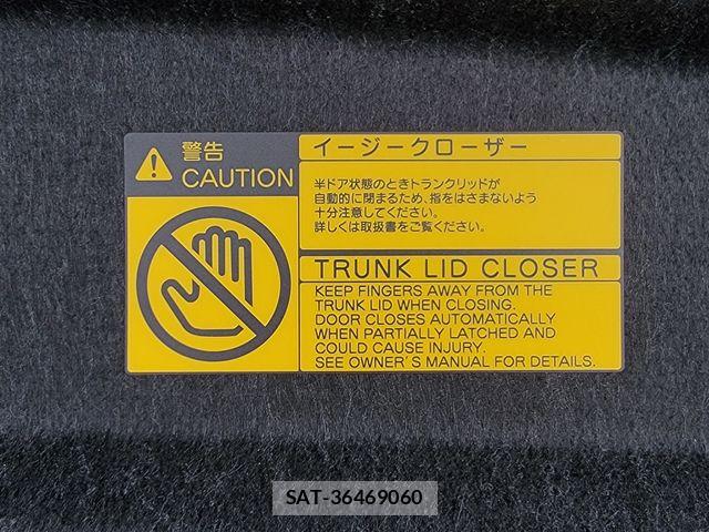 Toyota CROWN SEDAN 2017-11 8098660-26
