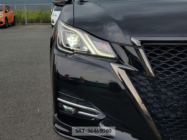 Toyota CROWN SEDAN 2017-11 8098660-27