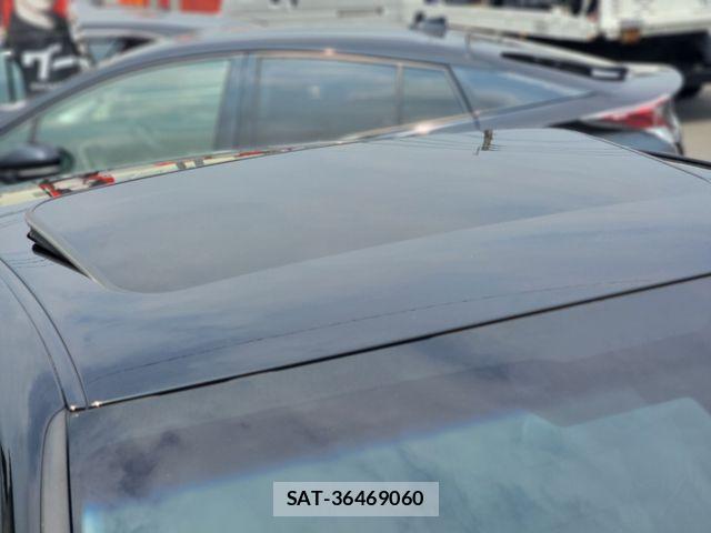 Toyota CROWN SEDAN 2017-11 8098660-4