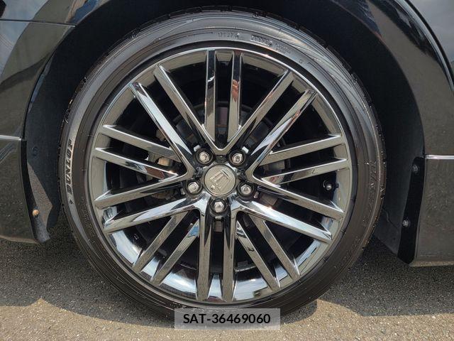 Toyota CROWN SEDAN 2017-11 8098660-7