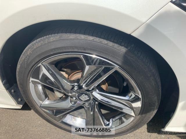 Toyota CROWN SEDAN 2018-07 8098666-2