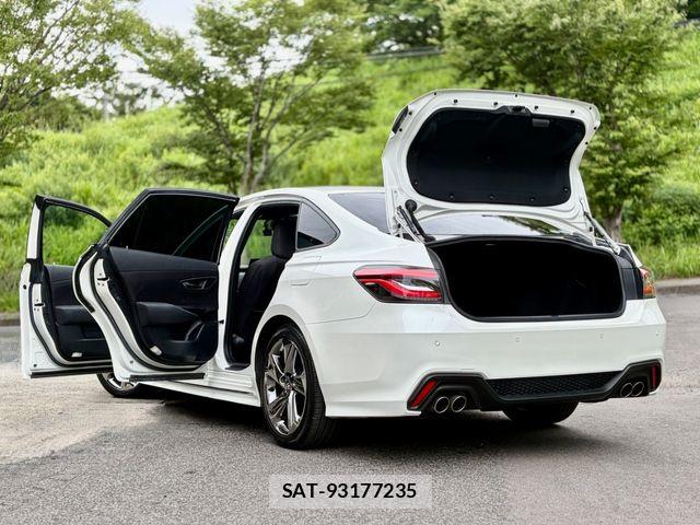 Toyota CROWN SEDAN 2019-03 8098667-4