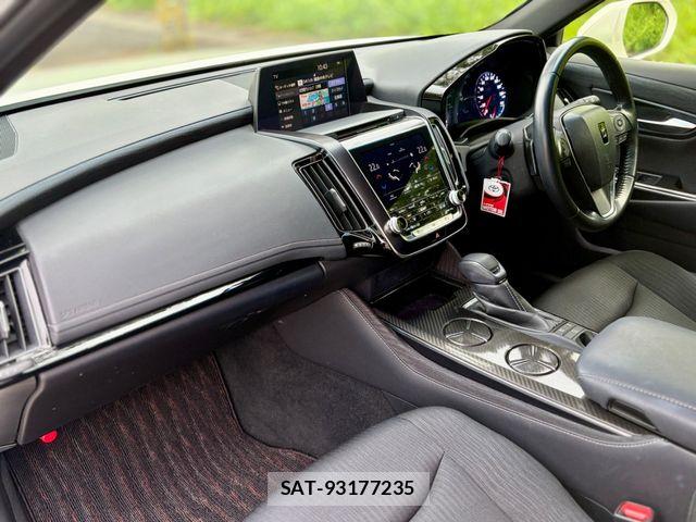 Toyota CROWN SEDAN 2019-03 8098667-6