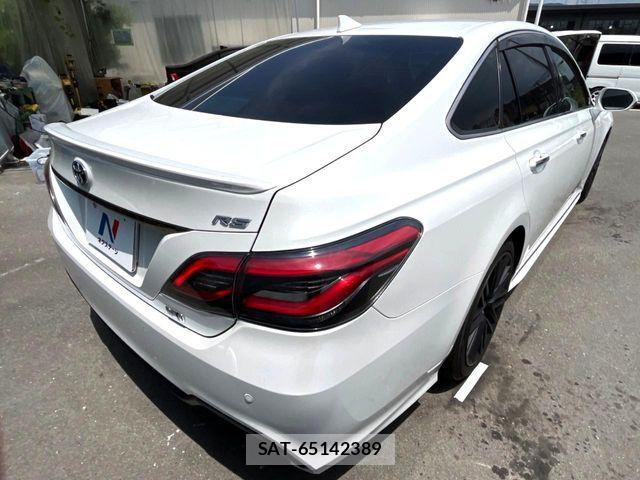 Toyota CROWN SEDAN 2022-03 8098657-17