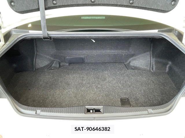 Toyota CROWN SEDAN 2016-05 8098663-10