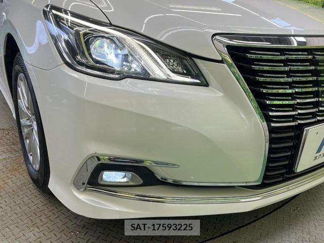 Toyota CROWN SEDAN 2016-10 8098668-11