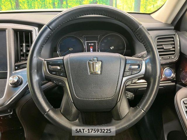 Toyota CROWN SEDAN 2016-10 8098668-4