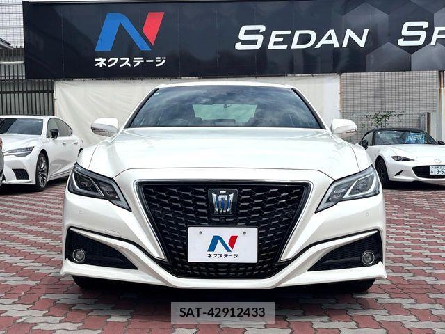 Toyota CROWN SEDAN 2019-09 8129525-13