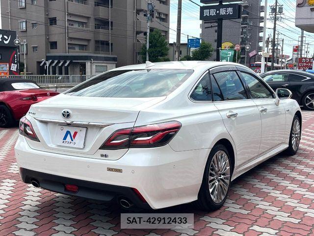 Toyota CROWN SEDAN 2019-09 8129525-16