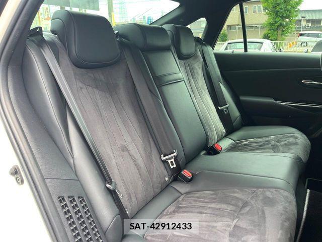 Toyota CROWN SEDAN 2019-09 8129525-8