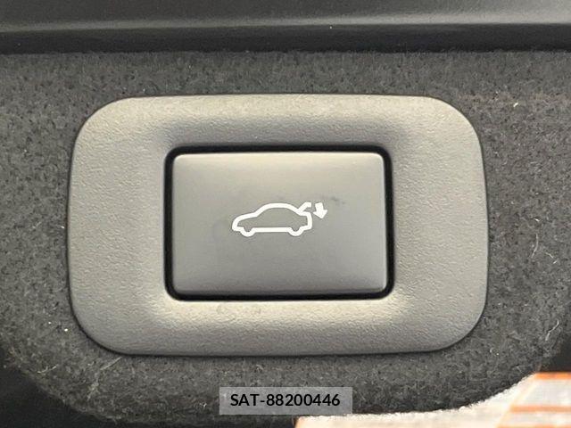 Toyota CROWN SEDAN 2026-04 8129510-10