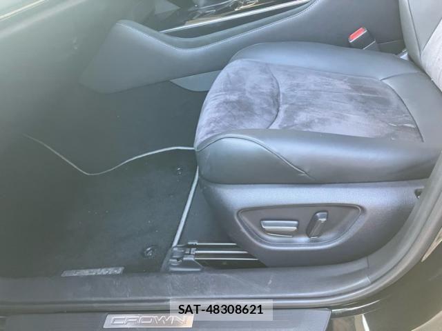 Toyota CROWN SEDAN 2020-02 8129527-13