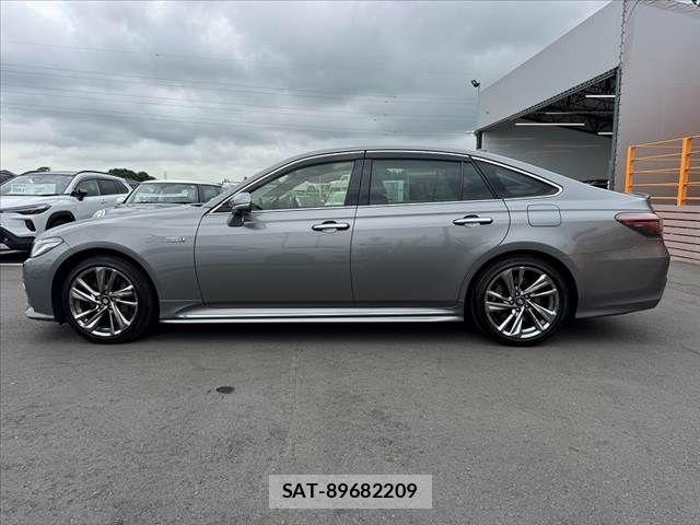 Toyota CROWN SEDAN 2021-09 8129513-10