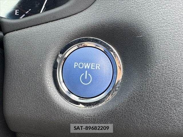 Toyota CROWN SEDAN 2021-09 8129513-26