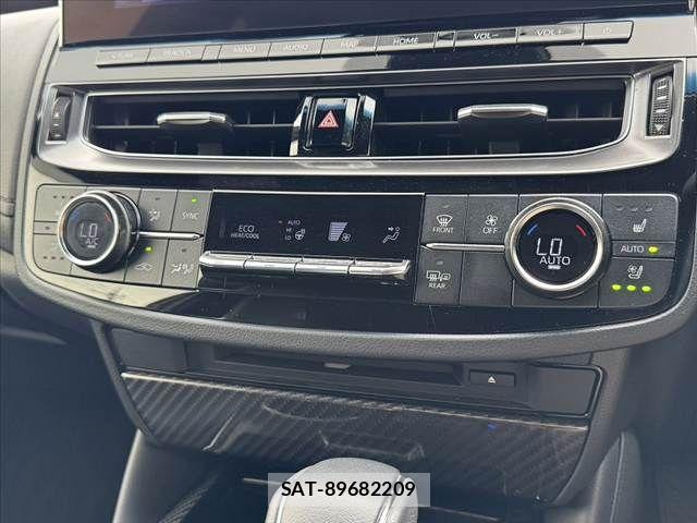 Toyota CROWN SEDAN 2021-09 8129513-3