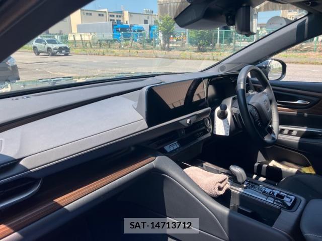 Toyota CROWN SEDAN 2024-12 8129509-12