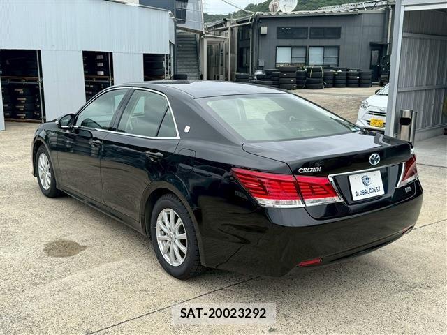 Toyota CROWN SEDAN 2017-06 8158212-11