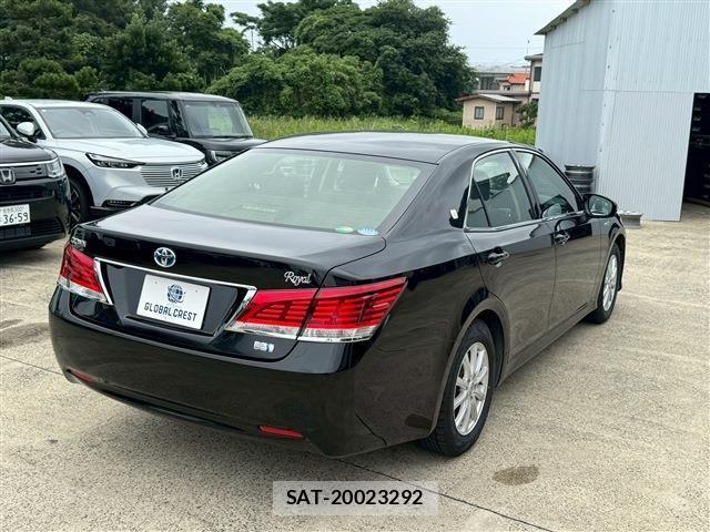 Toyota CROWN SEDAN 2017-06 8158212-13