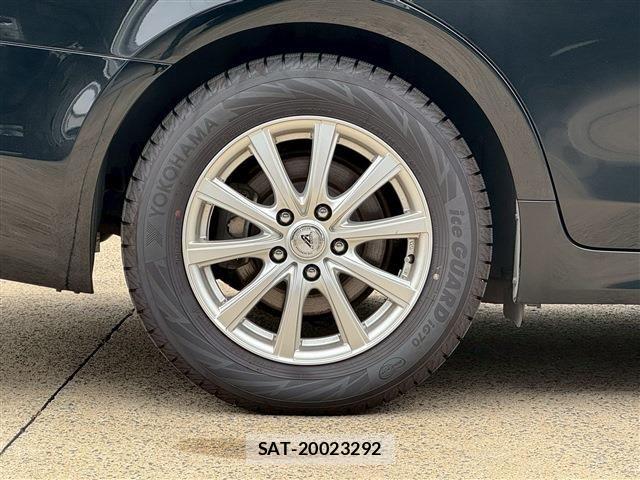 Toyota CROWN SEDAN 2017-06 8158212-15