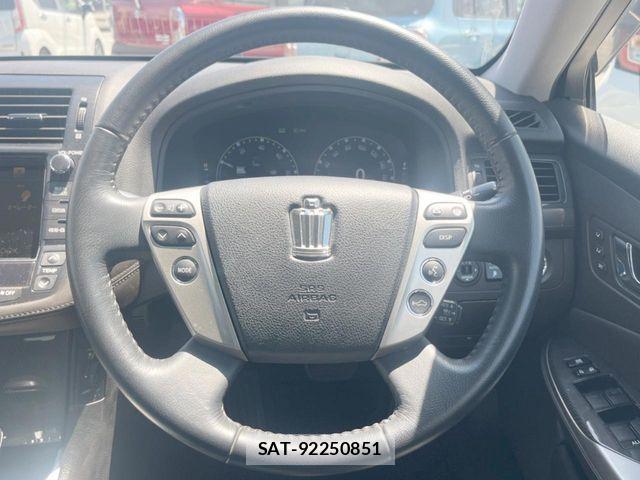 Toyota CROWN SEDAN 2010-09 8158214-11
