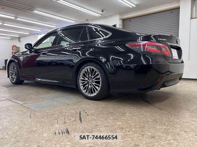 Toyota CROWN SEDAN 2021-09 8158209-17