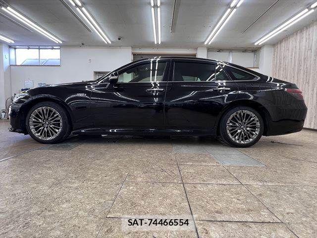 Toyota CROWN SEDAN 2021-09 8158209-18