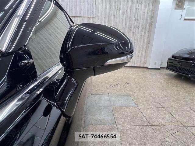 Toyota CROWN SEDAN 2021-09 8158209-23