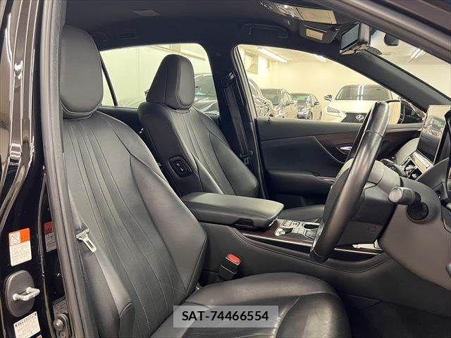 Toyota CROWN SEDAN 2021-09 8158209-6