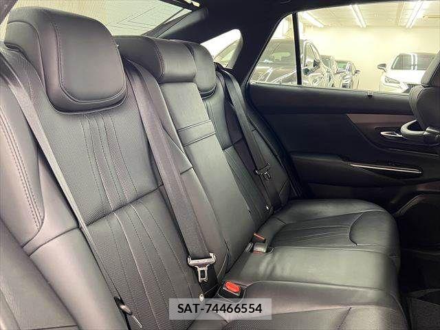 Toyota CROWN SEDAN 2021-09 8158209-7