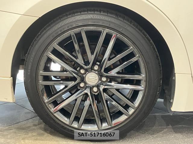 Toyota CROWN SEDAN 2015-04 8158210-18