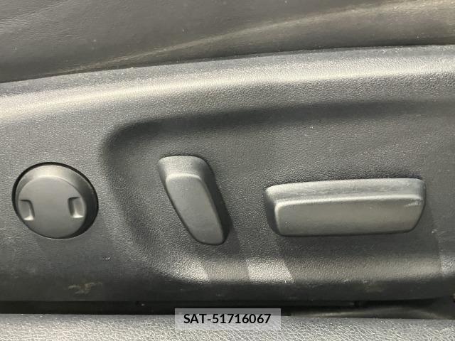 Toyota CROWN SEDAN 2015-04 8158210-27