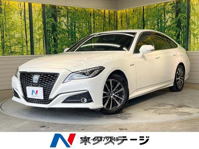 Toyota CROWN SEDAN 2018-08 8158211-0