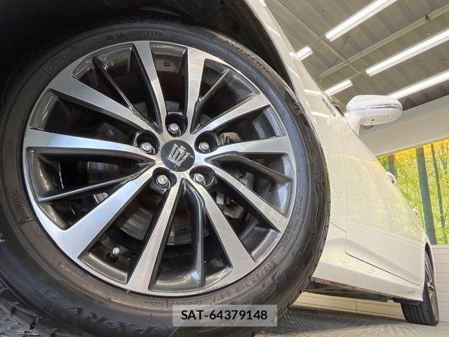 Toyota CROWN SEDAN 2018-08 8158211-12