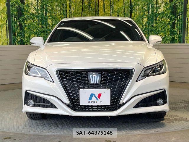 Toyota CROWN SEDAN 2018-08 8158211-13