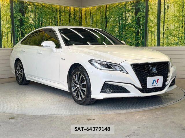 Toyota CROWN SEDAN 2018-08 8158211-15