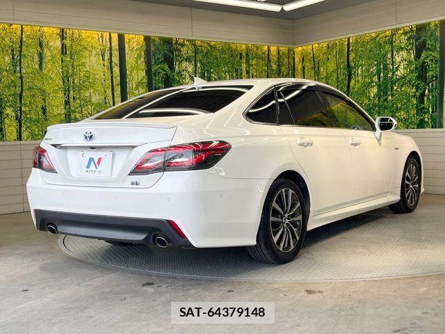 Toyota CROWN SEDAN 2018-08 8158211-16