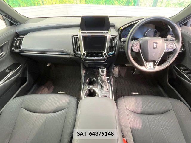Toyota CROWN SEDAN 2018-08 8158211-1