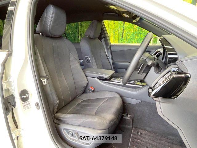 Toyota CROWN SEDAN 2018-08 8158211-7