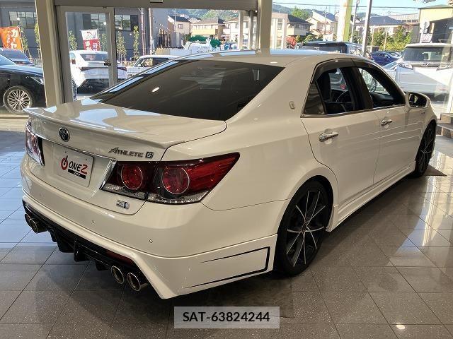 Toyota CROWN SEDAN 2017-12 8207048-17