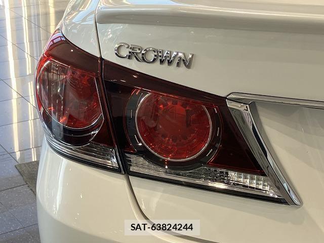 Toyota CROWN SEDAN 2017-12 8207048-23