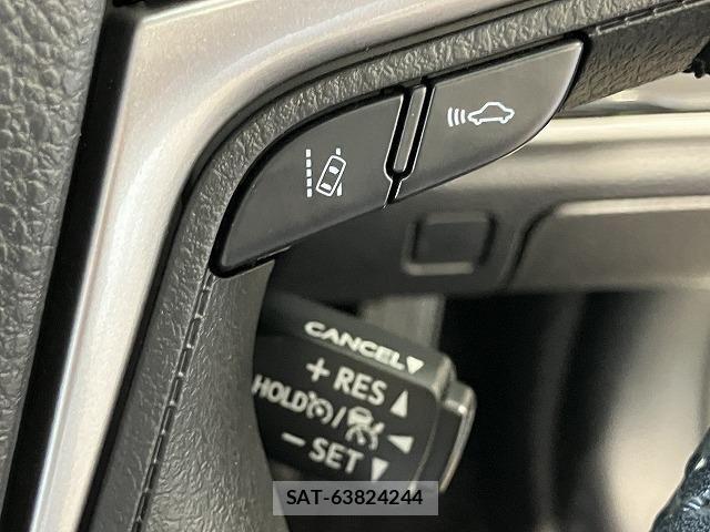 Toyota CROWN SEDAN 2017-12 8207048-6