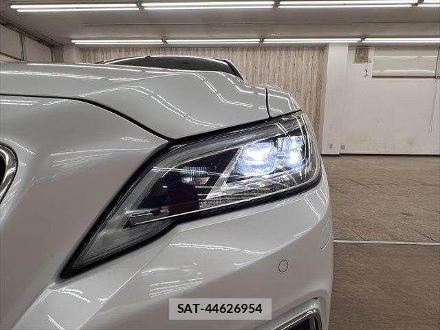 Toyota CROWN SEDAN 2021-11 8207041-11