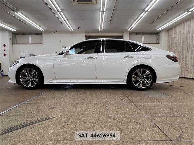 Toyota CROWN SEDAN 2021-11 8207041-20
