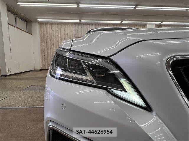 Toyota CROWN SEDAN 2021-11 8207041-23