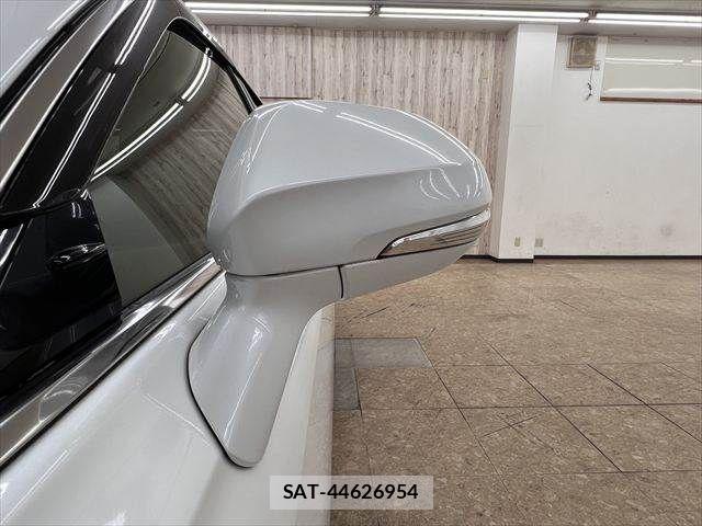 Toyota CROWN SEDAN 2021-11 8207041-25