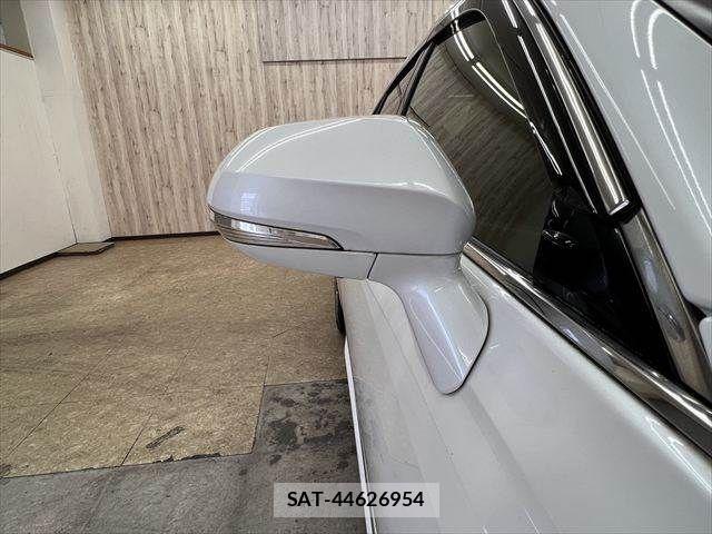 Toyota CROWN SEDAN 2021-11 8207041-26