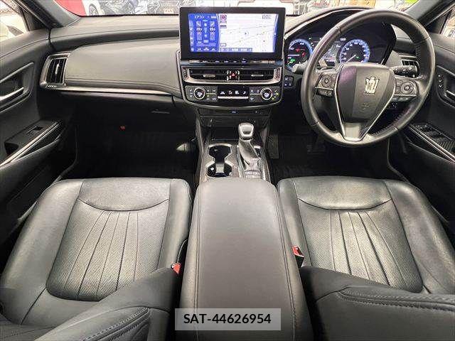 Toyota CROWN SEDAN 2021-11 8207041-2