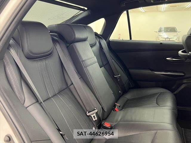 Toyota CROWN SEDAN 2021-11 8207041-8