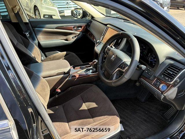 Toyota CROWN SEDAN 2014-12 8207062-10