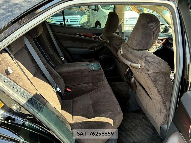 Toyota CROWN SEDAN 2014-12 8207062-12
